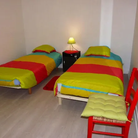 Сasa de vacaciones Maison De 3 Chambres Avec Jardin Clos Et Wifi A D'oleron A 1 Km De La Plage *